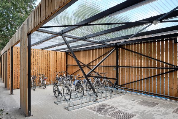 Omgevingsaanleg fietsenstalling bergruimte